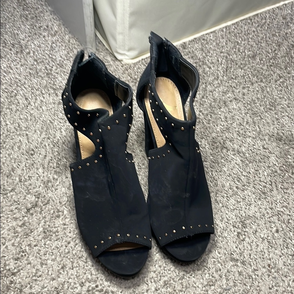 Report Black Ankle Heels with Open Toe Design